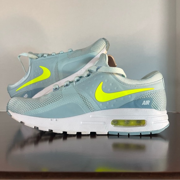 Nike Air Max Blue Green Women's Sneakers with Visible Air Cushioning - Picture 2 of 12